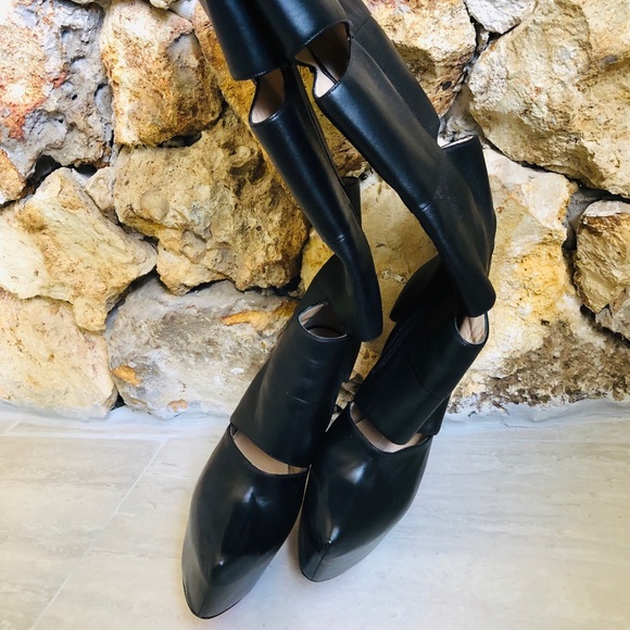 CHRISTIAN LOUBOUTIN CUTOUT PLATFORMS - Picture 3 of 17